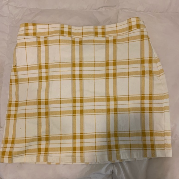 Mini skirts - Picture 1 of 2